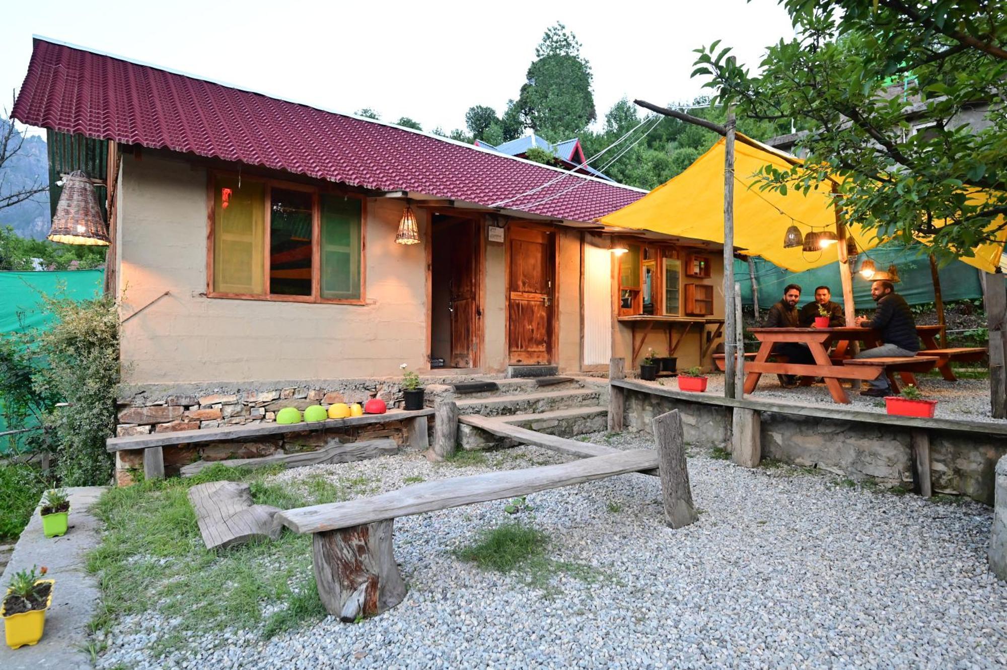 Himalayan Mud Resort Kasol Zewnętrze zdjęcie